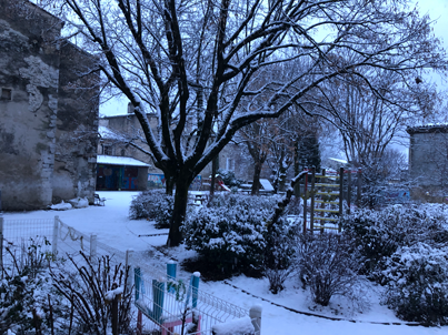 You are currently viewing La neige s’invite à l’école…